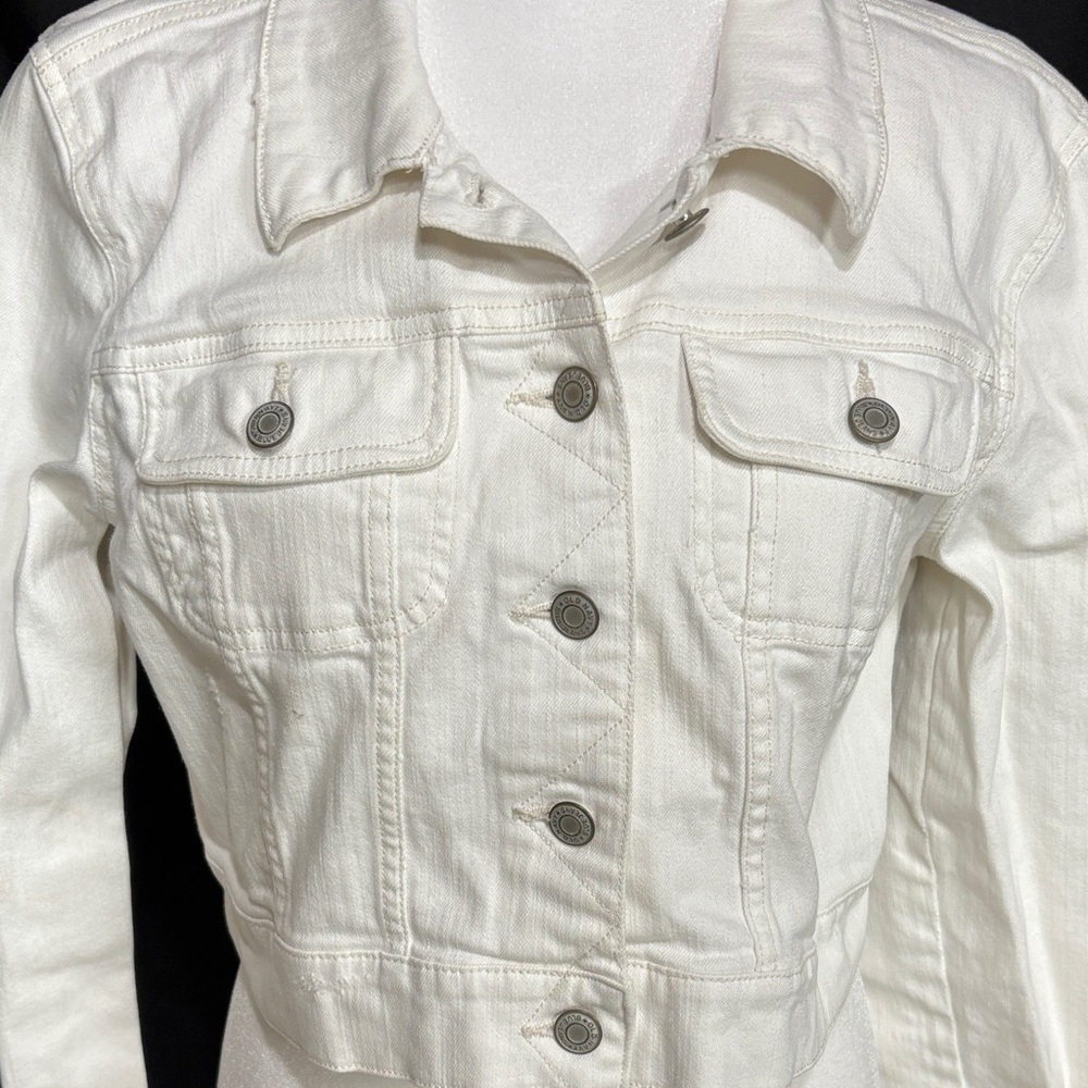 Old Navy Women's White Jean Jacket - Picture 4 of 10